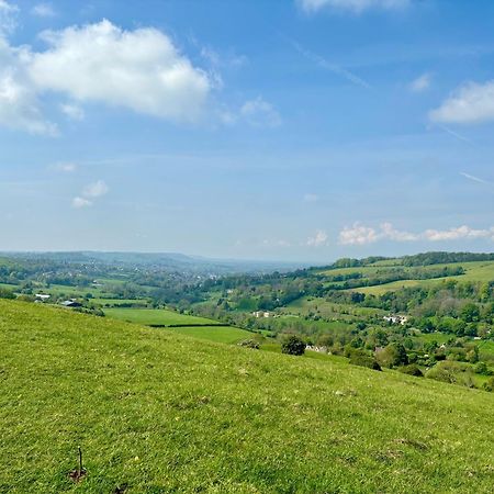 Lyndale House - Exclusive Use, Self Catering, Fpventures Stroud Villa Stroud  Exterior photo