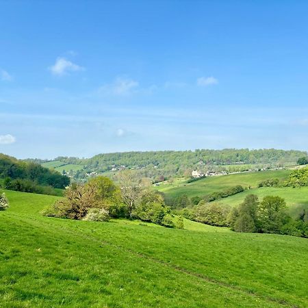 Lyndale House - Exclusive Use, Self Catering, Fpventures Stroud Villa Stroud  Exterior photo